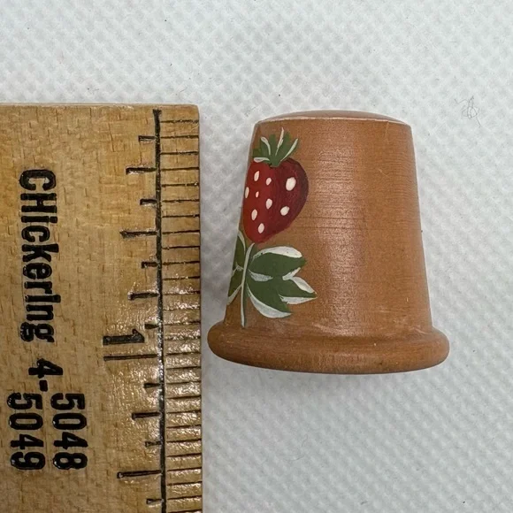 Vintage Wooden Hand Painted Folk Art Strawberry Sewing Thimble Switzerland - Picture 4 of 10